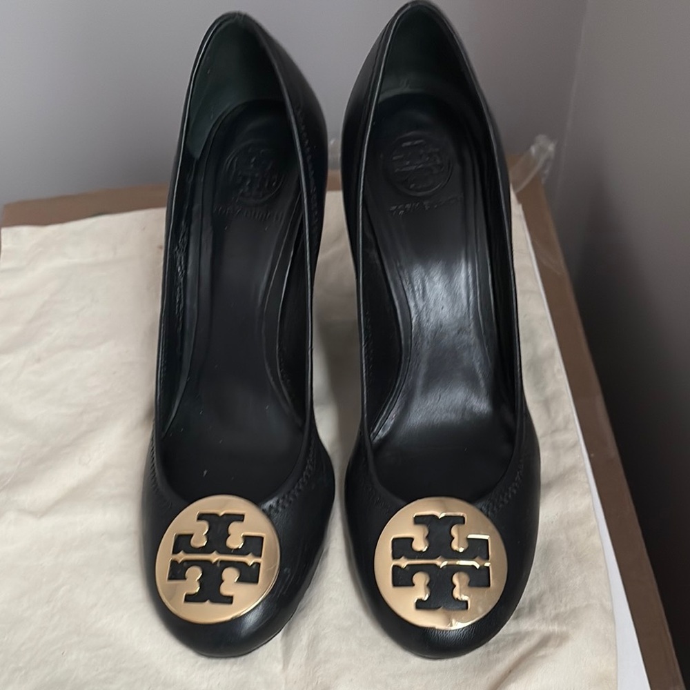 Tory Burch Black and Gold Women's Pumps worn once, in very good condition.
